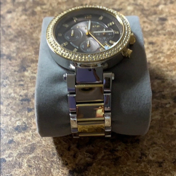 Michael Kors Watch - Picture 5 of 7